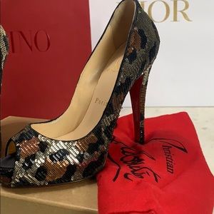 CHRISTIAN LOUBOUTIN Very Prive